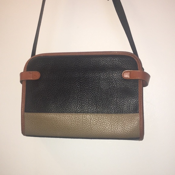 Dooney  and Burke crossbody bag -vintage - Picture 2 of 3